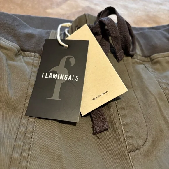 Solid Seam Detail Drawstring Mid Rise Straight Leg Pants - Picture 4 of 8